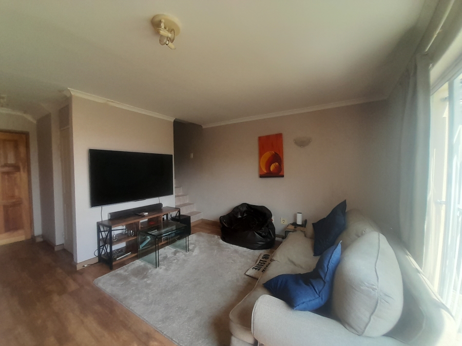 2 Bedroom Property for Sale in Whispering Pines Western Cape